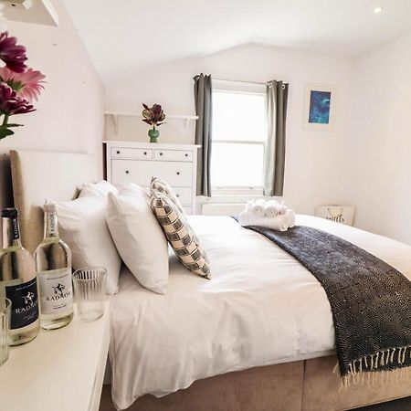 Modern & Spacious 1 Bedroom Clapham Junction Flat London Exteriör bild
