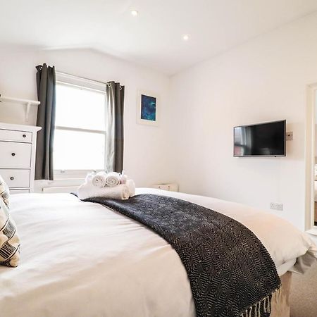 Modern & Spacious 1 Bedroom Clapham Junction Flat London Exteriör bild