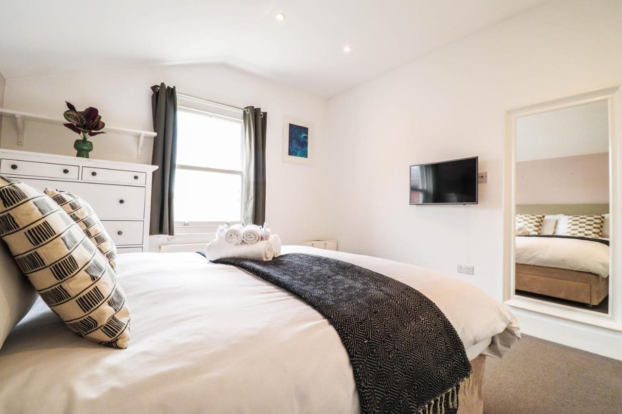 Modern & Spacious 1 Bedroom Clapham Junction Flat London Exteriör bild