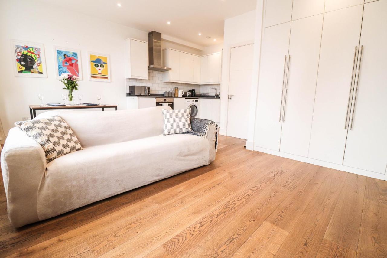 Modern & Spacious 1 Bedroom Clapham Junction Flat London Exteriör bild